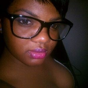 Meet your Posher, Monique